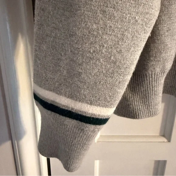 Abercrombie & Fitch Gray V-Neck Sweater with Eagles Design - Picture 3 of 7